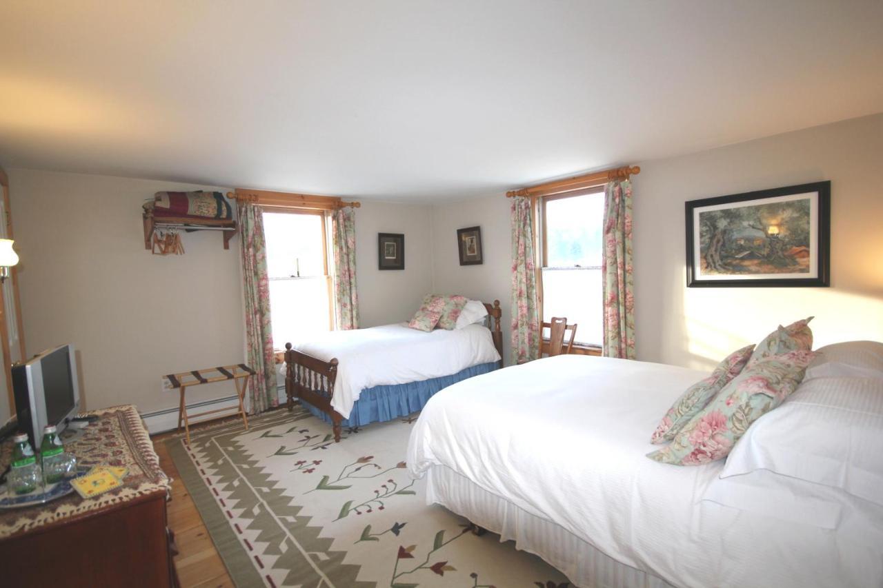 Highland Lake Inn Andover Szoba fotó